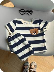 متعدد الألوان