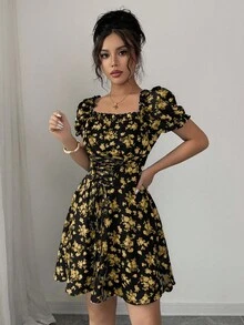 Rafferiza 女式碎花方领泡泡袖荷叶边腰带中长连衣裙