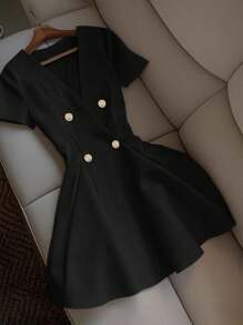SHEIN Franclia 女士纯色简约休闲短袖V领连衣裙 夏季大学校园服装 - 黑色 - 查看 5