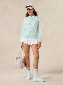 OutZeal Veste coupe-vent pour femmes résistante à l'eau, sans PFAS, avec protection UV et capuche. Idéale pour la randonnée et le camping en extérieur