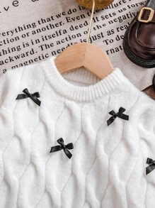 SHEIN Playful Pals 全新时尚百搭可爱蝴蝶结纯色扭绳女童套头毛衣裙 - 白色 - 查看 3