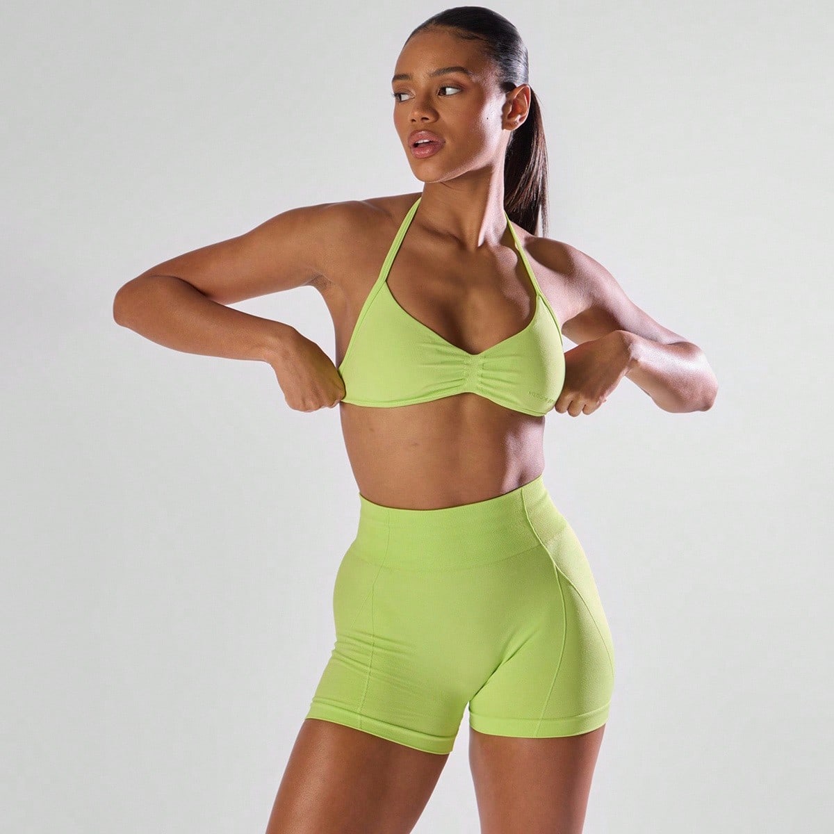 Sujetador deportivo con busto fruncido, espalda abierta y cuello halter, activo y cómodo para entrenamiento, gimnasio, correr, club de running, páde