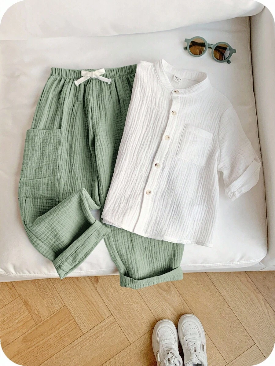 SHEIN 两件套年轻男孩休闲运动度假套装 - 纯色白色 Polo 衫和抽绳腰纯色裤子，带口袋，百搭舒适的服装，适合儿童活动、返校、生日派对、婚礼、情人节、春夏季节 - 綠色 - 查看 1