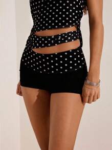 Opulessa Shorts de verano de mujer con diseño de lunares y parches, de talle bajo y sexy - Negro - Ver 4