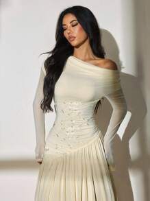 SHEIN PETITE 新款一字肩长袖撞色网纱刺绣不对称下摆拼接超长高弹修身连衣裙优雅浪漫 - 杏色 - 查看 6