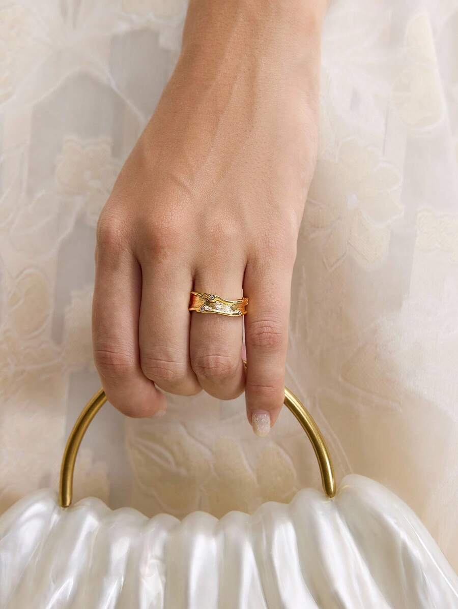 MOTF PREMIUM 18K镀金不对称开口戒指 - 金黃色 - 查看 1