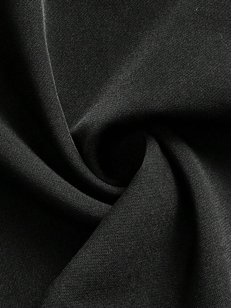 Pantaloncini bermuda con pieghe sul davanti, eleganti per l'ufficio o l'uscita, adatti per la primavera e l'estate