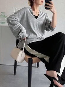 FRIFUL Áo thun nữ cổ chữ V rộng rãi màu xám trơn, vai trễ, bo gấu tay và gấu áo, áo dài tay đa năng mặc mùa thu - Xám - Xem 2