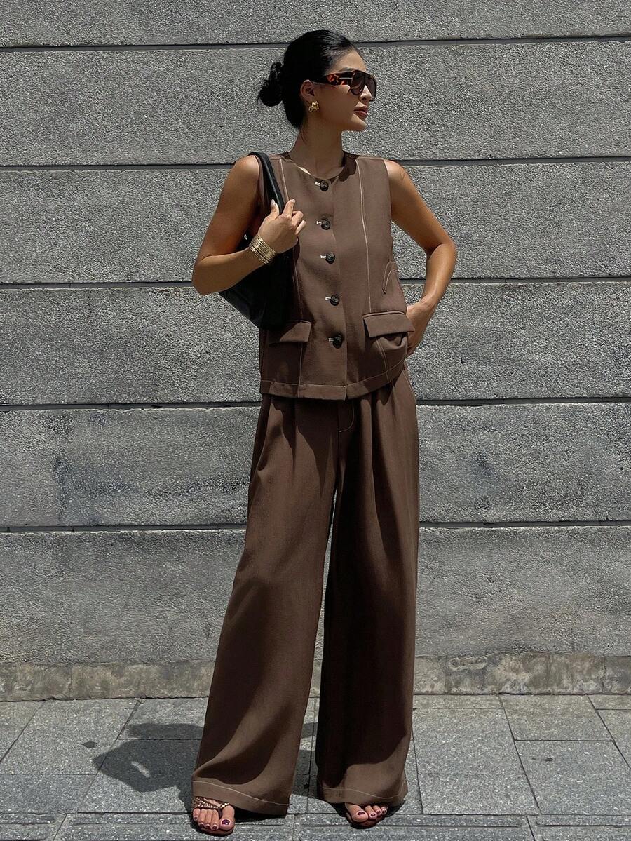 DAZY 2 件套极简主义复古硬币设计无袖圆领单排扣背心和裤子套装，高端时尚 - 棕色 - 查看 1