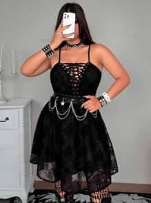 Whyspr 中世纪复古哥特风格深色迷你蕾丝玫瑰吊带裙