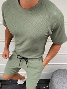 Manfinity Homme 男士短袖圓領拉格蘭t恤和短褲套裝 - 綠色 - 查看 1