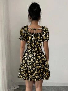 Rafferiza 女式碎花方领泡泡袖荷叶边腰带中长连衣裙