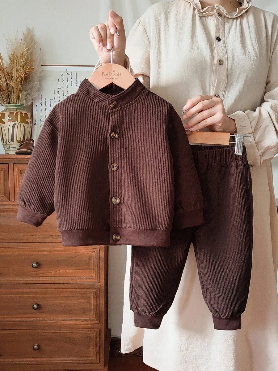 Vintaside Kids Babyboy 男婴秋冬立领长袖时尚高端衬衫搭配百搭休闲裤套装,适合居家休闲、温和天气户外、露营、家庭聚会 - 咖啡棕 - 查看 1