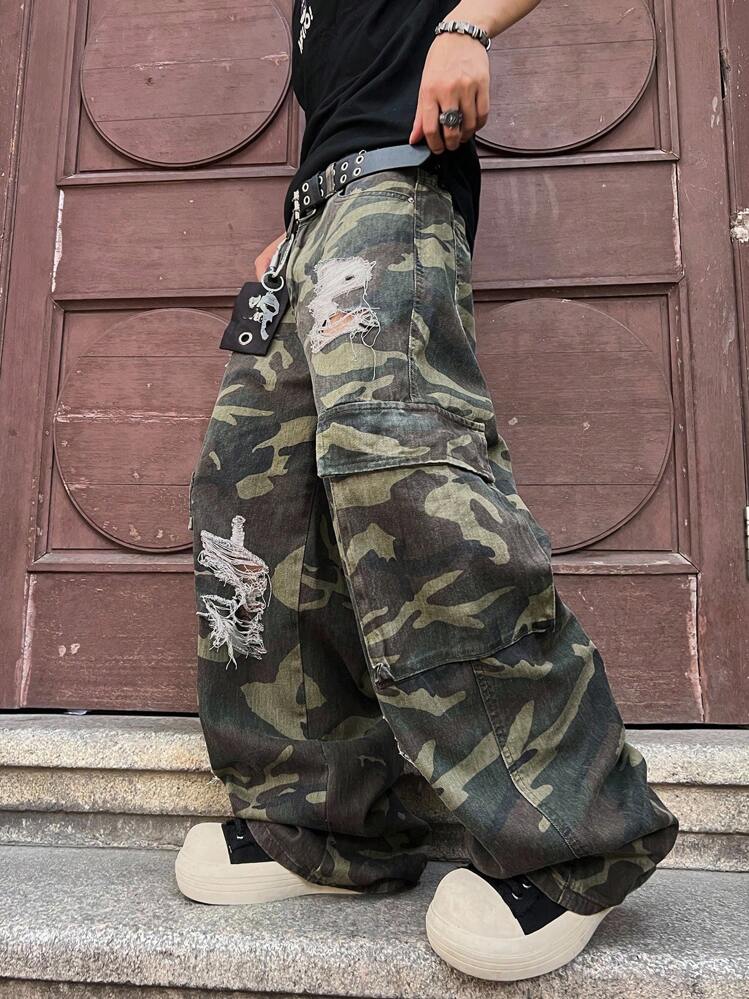 Manfinity EMRG 大码男士街头风格破洞迷彩印花宽松牛仔裤，Emo 风格 - 軍綠色 - 查看 8