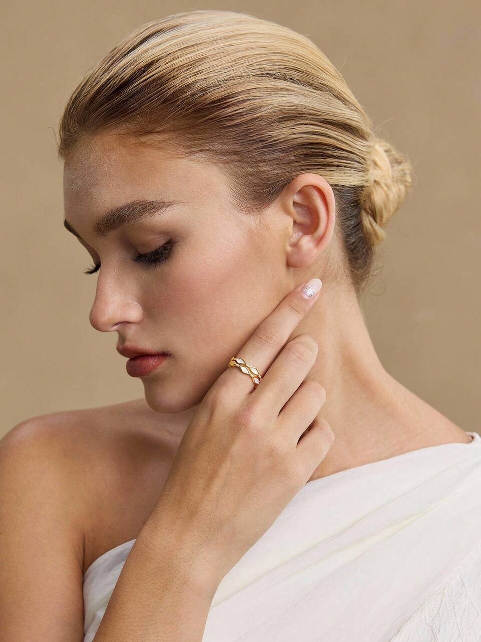 18K GOLD PLATED CROSSED OPEN COCKTAIL RING