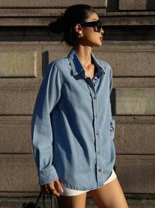 DAZY 秋季法式复古翻领侧扣设计宽松百搭长袖水洗牛仔衬衫、牛仔夹克、秋季女装 - 淺色水洗藍 - 查看 4