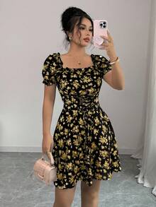 Rafferiza 女式碎花方领泡泡袖荷叶边腰带中长连衣裙