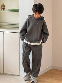 SHEIN 青少年男孩休闲韩版宽松字母印花长袖连帽衫和松紧腰裤套装，适合秋季/春季、户外玩耍、学校、街头风格、派对和休闲