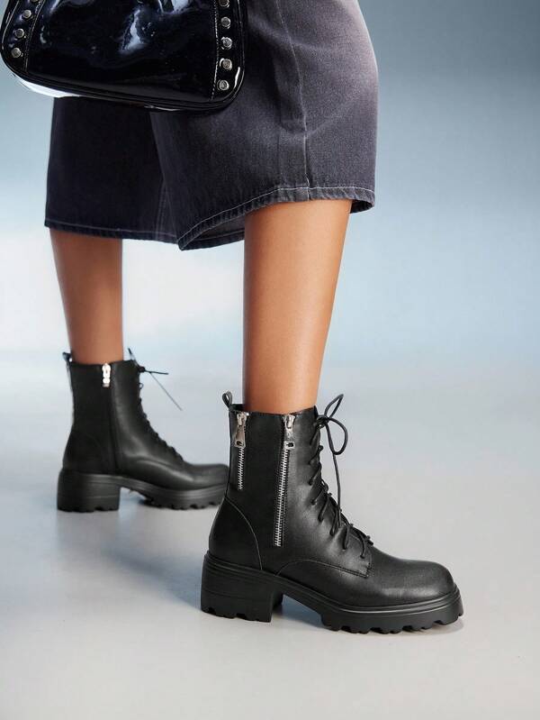 CUCCOO GRLICON Women's Round Toe Platform Silver Buckle Decor Fashion Comfortable Slip-On Boots, Suitable For Daily, Party, Halloween, Christmas