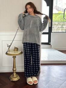 DAZY 珊瑚绒刺绣宽松上衣搭配格子图案宽松蓬松睡裤家居服套装，保暖内衬，秋冬舒适套装 - 灰色 - 查看 5
