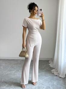 SHEIN PETITE Ensemble t-shirt ajusté à épaule asymétrique et froncé et pantalon évasé à taille élastique pour femmes, style décontracté - Nude - Voir 5