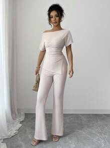 SHEIN PETITE Ensemble t-shirt ajusté à épaule asymétrique et froncé et pantalon évasé à taille élastique pour femmes, style décontracté - Nude - Voir 6