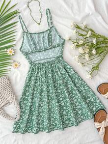 SHEIN 儿童夏季服装，柔软舒适的少女绿色和白色碎花露背吊带连衣裙，适合度假、假日、海滩等场合。绿色碎花连衣裙，夏季连衣裙，春季连衣裙，碎花吊带裙，可爱连衣裙，雏菊连衣裙，野餐连衣裙，春季连衣裙，雏菊印花连衣裙 - 綠色 - 查看 2