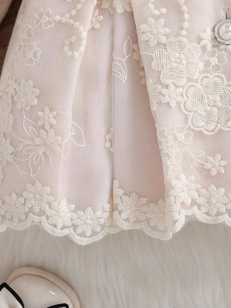 Souflis Souflis Babyflickor, 3D-rosett, blommig mesh, pälskrage, A-linjeformad långärmad ullkappa. Dekorerad med 3D-rosett och blommig mesh, elegant och raffinerad. Kombinerad med pälskrage och klassisk A-linjeformad långärmad silhuett, modern och generös. Oavsett om det ska leka eller delta i familjesammankomster kan babyn vara den mest lysande närvaron. - Aprikos - Visa 7