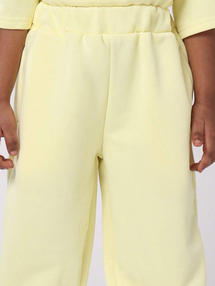 SUMWON 女童淡黄色夏季两件套自爱信息协调T恤和慢跑套装，带蓝色文字细节休闲装 - 黃色 - 查看 6