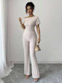 SHEIN PETITE Ensemble t-shirt ajusté à épaule asymétrique et froncé et pantalon évasé à taille élastique pour femmes, style décontracté - Nude - Voir 1