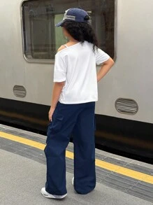 SHEIN Explorewe Streecool Tween Girl 女童休闲运动时尚数字印花不对称领口短袖上衣和宽松工装裤，带口袋，夏季