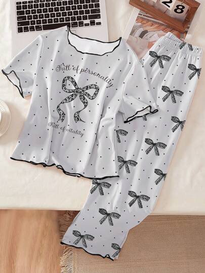 青少年女孩两件套睡衣套装，灰色蝴蝶印花圆领荷叶边下摆短袖上衣和裤子，休闲家居服