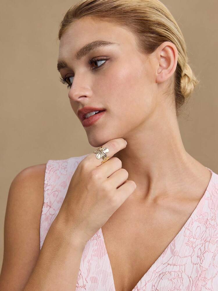 18K GOLD-PLATED LARGE FLOWER OPENING RING