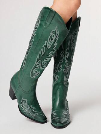 Fairycore Botas de vaquera para mujer, de slip-on, con detalles asimétricos desgastados, bordados, estilo western, botas altas de moda para exteriores