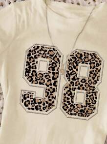 SHEIN Leap Crew 复古街头运动豹纹 98 号图案，青少年女孩修身休闲简约舒适圆领修身长袖 T 恤，适合夏季 - 彩色 - 查看 4