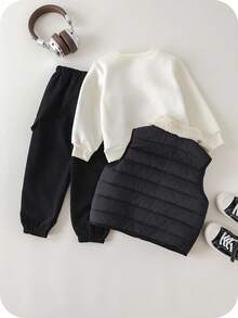 SHEIN 男童五件套冬季套装，包括加厚抓绒外套、冬装外套、绗缝外套、卫衣、圆领连帽衫、灯芯绒裤和棉质绗缝背心，保暖舒适，百搭休闲日常时尚，适合室内、室外、日常、运动、玩耍、派对、假期、返校季等场合。秋冬季男童服装套装，冬季背心套装，男童保暖背心，男童秋冬休闲两件套。 - 黑色 - 查看 2