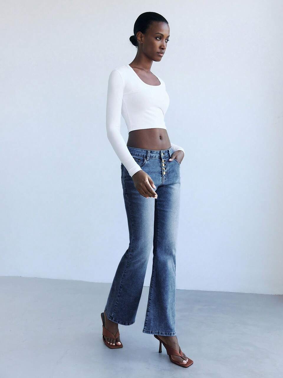 SHEIN Maija Women's Blue Jeans High Waist Flared Comfortable Stretch Denim Old Money Style Gold Metal Buckle Decoration  Autumn Clothes