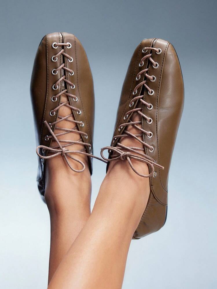 CUCCOO GRLICON Women's Fashion Minimalist Motorcycle Style Lace-Up Flat Shoes, Versatile Outfit For Neutral, Sweet, Punk, Ballet, Back To School, Halloween, Christmas Party