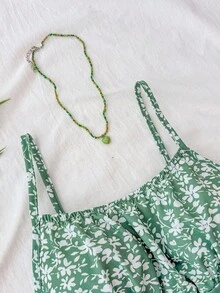 SHEIN 儿童夏季服装，柔软舒适的少女绿色和白色碎花露背吊带连衣裙，适合度假、假日、海滩等场合。绿色碎花连衣裙，夏季连衣裙，春季连衣裙，碎花吊带裙，可爱连衣裙，雏菊连衣裙，野餐连衣裙，春季连衣裙，雏菊印花连衣裙 - 綠色 - 查看 3