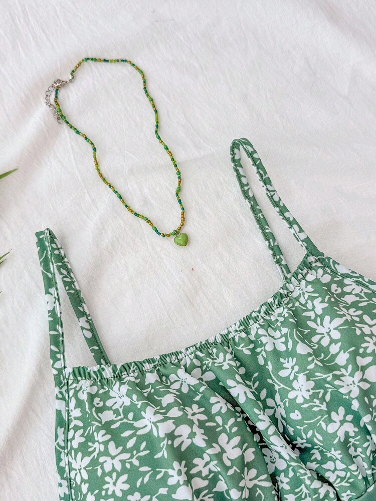 SHEIN 儿童夏季服装，柔软舒适的少女绿色和白色碎花露背吊带连衣裙，适合度假、假日、海滩等场合。绿色碎花连衣裙，夏季连衣裙，春季连衣裙，碎花吊带裙，可爱连衣裙，雏菊连衣裙，野餐连衣裙，春季连衣裙，雏菊印花连衣裙 - 綠色 - 查看 3