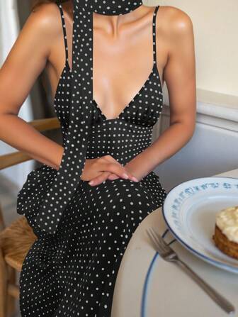 Cévolie 女士优雅性感波尔卡圆点印花露背吊带连衣裙