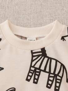 Playful Pals 秋季男童休闲动物印花长袖卫衣和裤子两件套