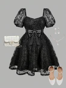 SHEIN MOD فستان قصير مطرز بأكمام منتفخة مقاس كبير، أسود، صيفي، تصميم مزين بفيونكة ساتان، أنيق، رسمي، للسهرة، الحفلات والمناسبات والولائم بطراز النهضة - الأسود - مشاهدة 1