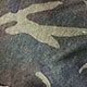 軍綠色