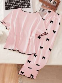 SHEIN Genkimix Kids 2 件套青少年女孩睡衣套装，浅粉色蝴蝶结印花底，撞色波浪边，短袖上衣和裤子，休闲家居服，返校时尚 - 粉色 - 查看 2