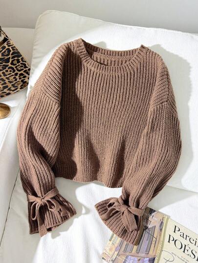 SHEIN Suéter holgado de punto acanalado con puños y lazo para niña preadolescente en color café oscuro, para uso casual diario en otoño e invierno, a juego con mamá, elegante otoño, suéter de punto marrón con mangas con lazo para madre e hija