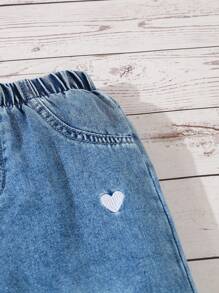 SHEIN Young Girls Y2K Style Jeans, New Fashionable White Heart Embroidered Vintage Medium Blue Washed Loose Straight Leg Denim Pants, Soft & Comfortable Material, Street Casual Versatile Wear, Girls Jeans Wide Leg Jeans