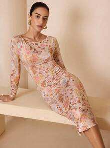 Shutterstock Glamance 女式花卉印花修身圆领长袖连衣裙花卉中长连衣裙长袖中长连衣裙花卉印花中长连衣裙女式中长连衣裙约会夜服装女式冬季 - 卡其色 - 查看 4