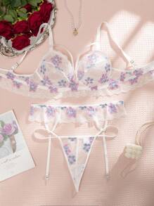 SHEIN Plus Size Romantic Floral Lace Patchwork Wireless Lingerie Set, 3pcs - White - View 1