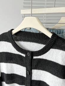 Teen Girl Casual Daily Contrast Stripe Button Front Cardigan Cropped Cardigan Striped Cardigan Black And White Cardigan Teen Cardigan Girl Cardigan - Black and White - View 5